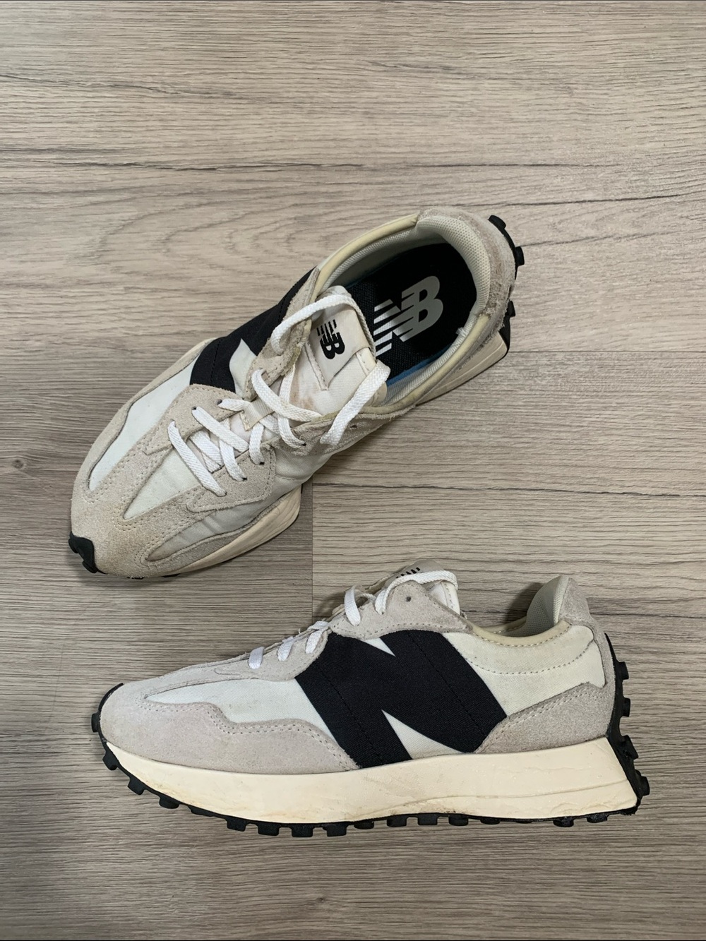 New Balance 327 white and black Womens size 8